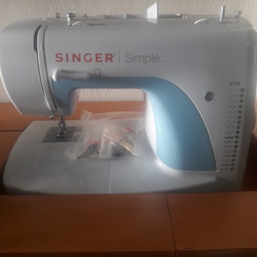 Maquina De Coser Singer Simple Modelo  Perfecto Estado