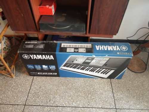 Teclado Yamaha Psr E233