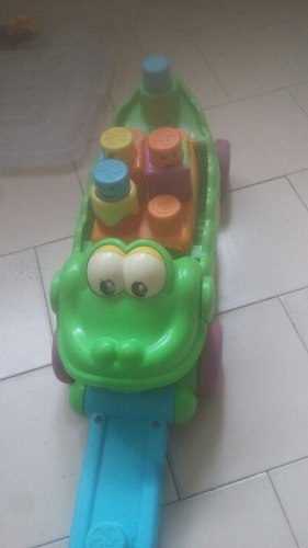 Fisher Price - Cocodrilo Musical Con Ruedas Y Piezas