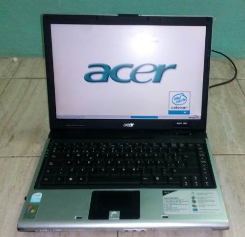Laptop Acer Aspire  Completa