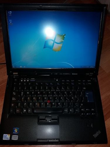 Laptop Lenovo Modelo R400