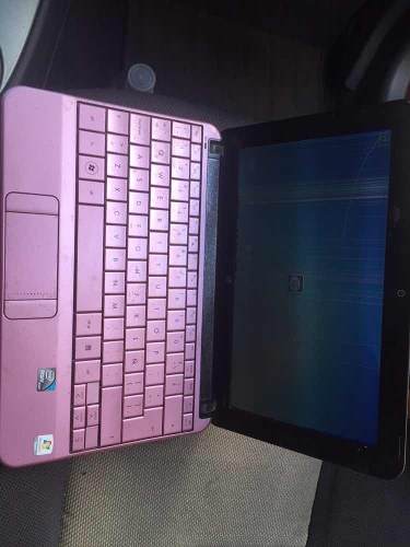 Mini Lapto Hp Detalle En Pantalla
