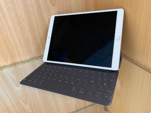 iPad Pro 256gb Wi-fi 10.5 + Smart Keyboard Apple