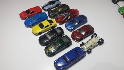 Carritos Hotwheels Usados 12 Mil Cada Uno