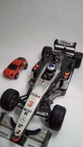 Carro Hotwheels Mclaren Mp4-16 Escala 1:18 Coleccionable