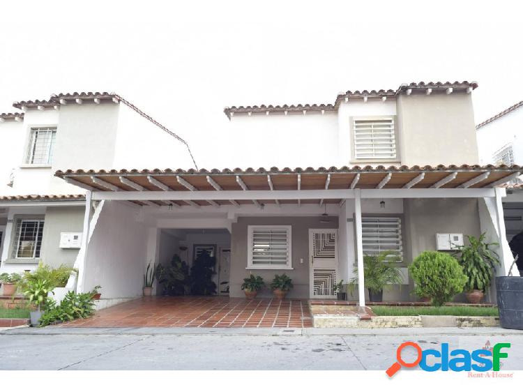 Hermosa y Amplia casa en venta en cabudare cs