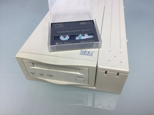 Unidad Externa Dat 8gb Puerto Scsi + 1 Cinta