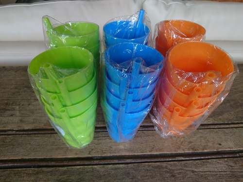 Vasos Con Pitillo De Plástico