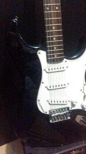 Guitarra Electrica Stratocaster Stagg Con Accesorios