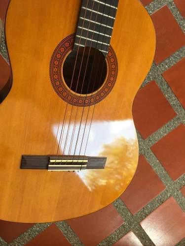 Guitarra Electro Acustica Marca Yamaha Modelo Cx40