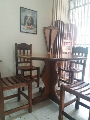 Juego De Comedor De 4 Puestos En Madera