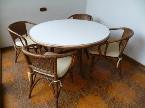 Juego De Comedor En Rattan, Cuatro Puestos