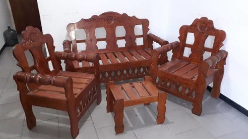 Juego De Muebles En Madera