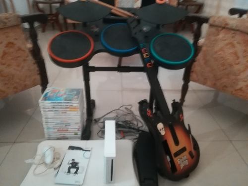 Nintendo Wii + Batería + Guitarra + Alfombra Fit + Juegos