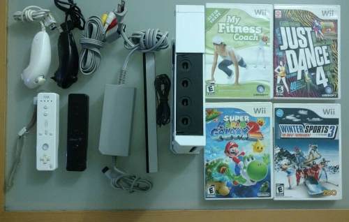 Nintendo Wii Con Cinco Juegos Originales Y Accesorios