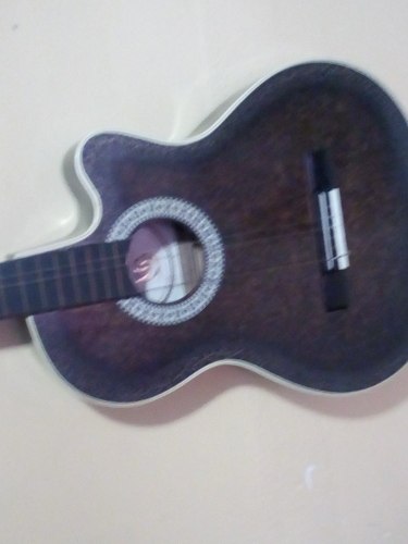 Guitarra Acustica.