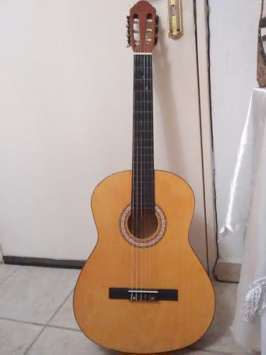 Guitarra Clásica Marca Pirsto