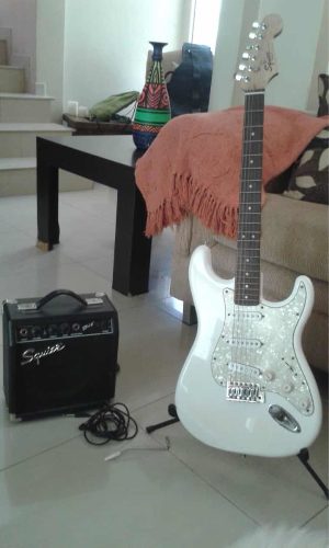 Guitarra Eléctrica Squier Fender