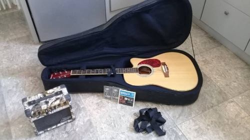 Guitarra Electroacústica + Accesorios