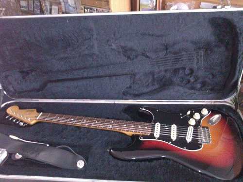 Guitarra Fender Squier Clasic Vibe 60s