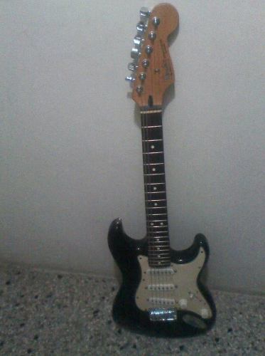 Guitarra Fender Stratocaster Mexicana