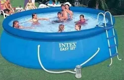 Piscina Familiar Intex. Medida 549cm X 122cm