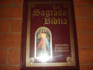 Vendo biblia católica entrega personal