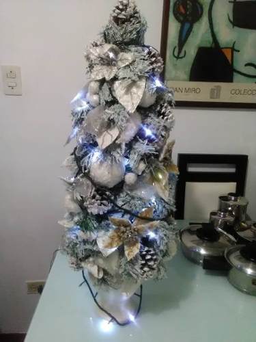 Arbolito De Navidad De Mesa Con Luces Y Adornos