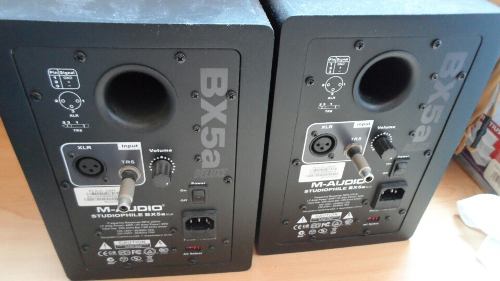 Cornetas Amplificadas Bx5a M-audio Casi Nuevas Caja