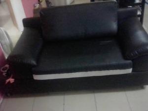 Mueble grande semi cuero con pus grande