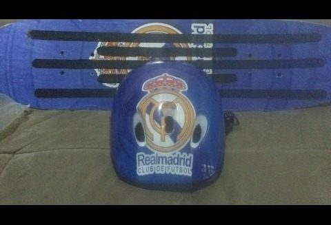 Patineta Real Madrid + Casco Usada