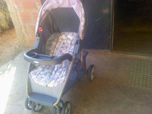 Vendo lindo coche para niña marca: graco