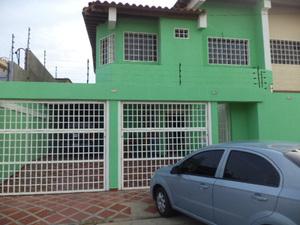 Vendo town house en la Urb Ciudad Jardines Nueva Toledo