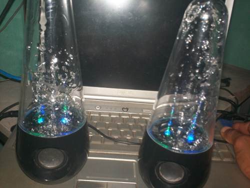 Cornetas Parlantes De Pc O Lapto Show De Agua Y Luces Led