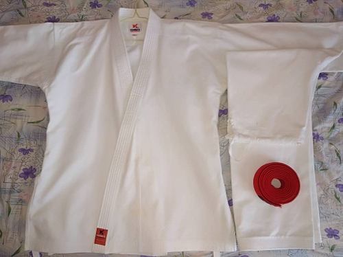 Kimono Pesado Marca Kombate Y Cinturón De Competencia Rojo.