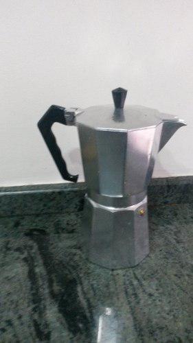 Cafetera Greca Venezuela + 2 packs of Moliendo Café coffee.