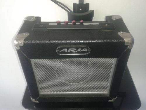 Amplificador De Guitarra Aria Modelo Ag-10x Soundfreaks.