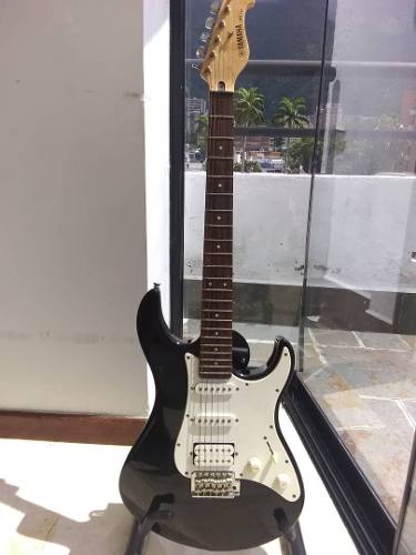 Guitarra Eléctrica Yamaha Eg 112 Con Amplificador