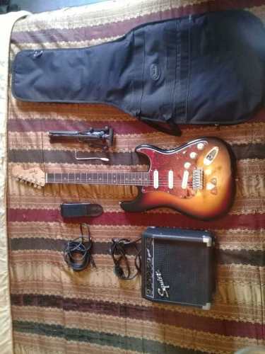 Guitarra Fender Squier Stratocaster Amplificador Accesorios