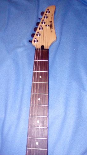 Guitarra Yamaha Erg121c