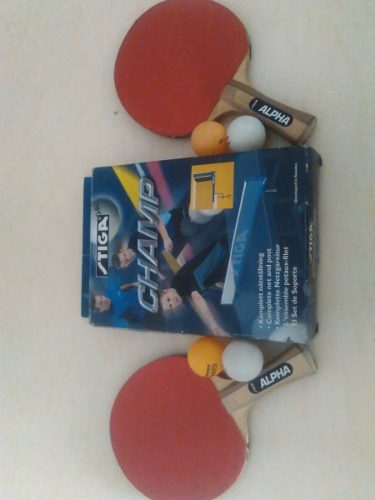 Malla Y Dos Raquetas De Ping Pong Stiga + 4 Pelotas