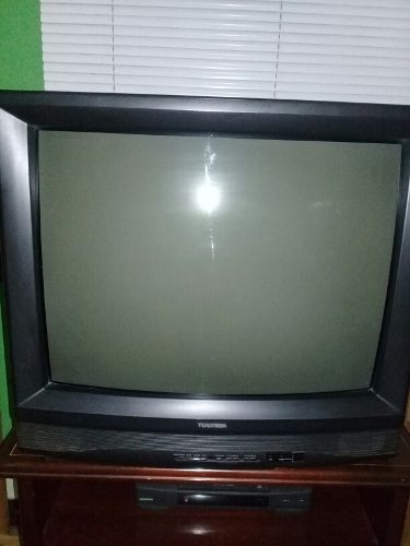 Televisor Thosiba 32 Convencional 40$