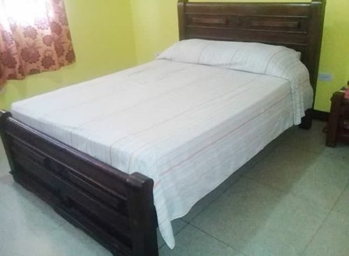 Cama Matrimonial En Madera.