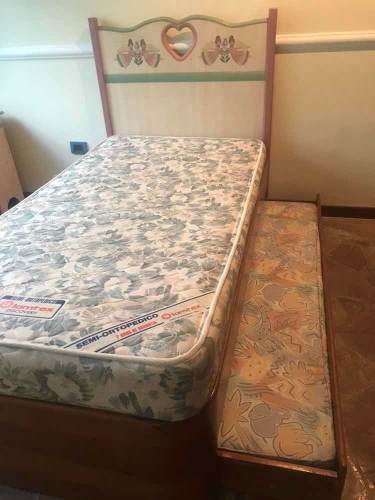 Juego De Cuarto Cama Doble Para Niña En Madera Pintada.