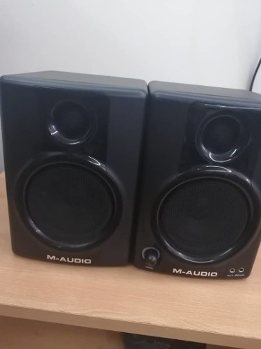 Monitores M-audio Av30 (cornetas)- 80 Verdes