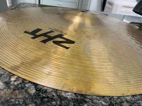 Platillo Zildjian Zht Médium Thin Crash 18 Pulgadas 45 Cm