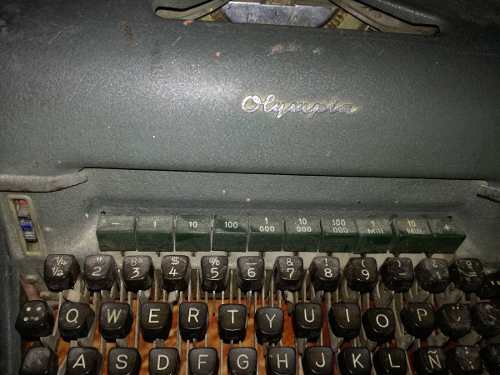 Maquina De Escribir Olympia Antigua