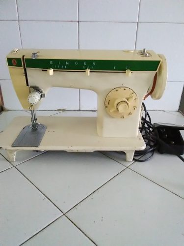 Maquina De Coser Singer