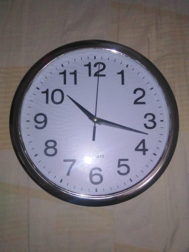 Reloj De Pared Quartz Clock 25 Cm