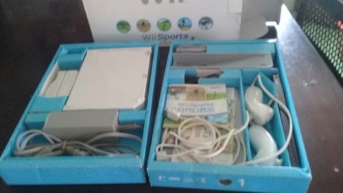 Consola De Nintendo Wii Con Sus Accesorios
